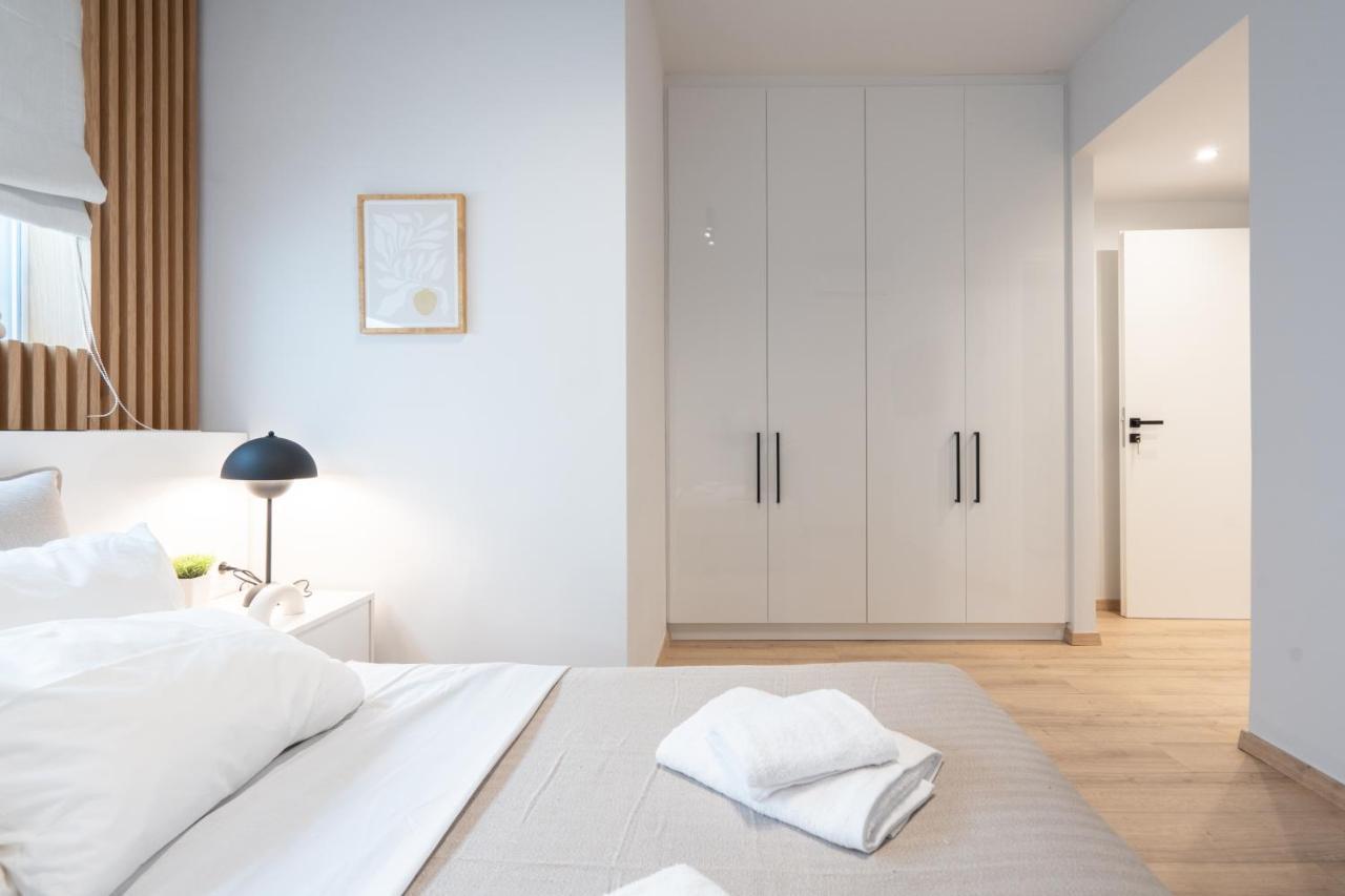 Luxury 4 Bedrooms Apartment Near Flisvos Marina 피레아스 외부 사진