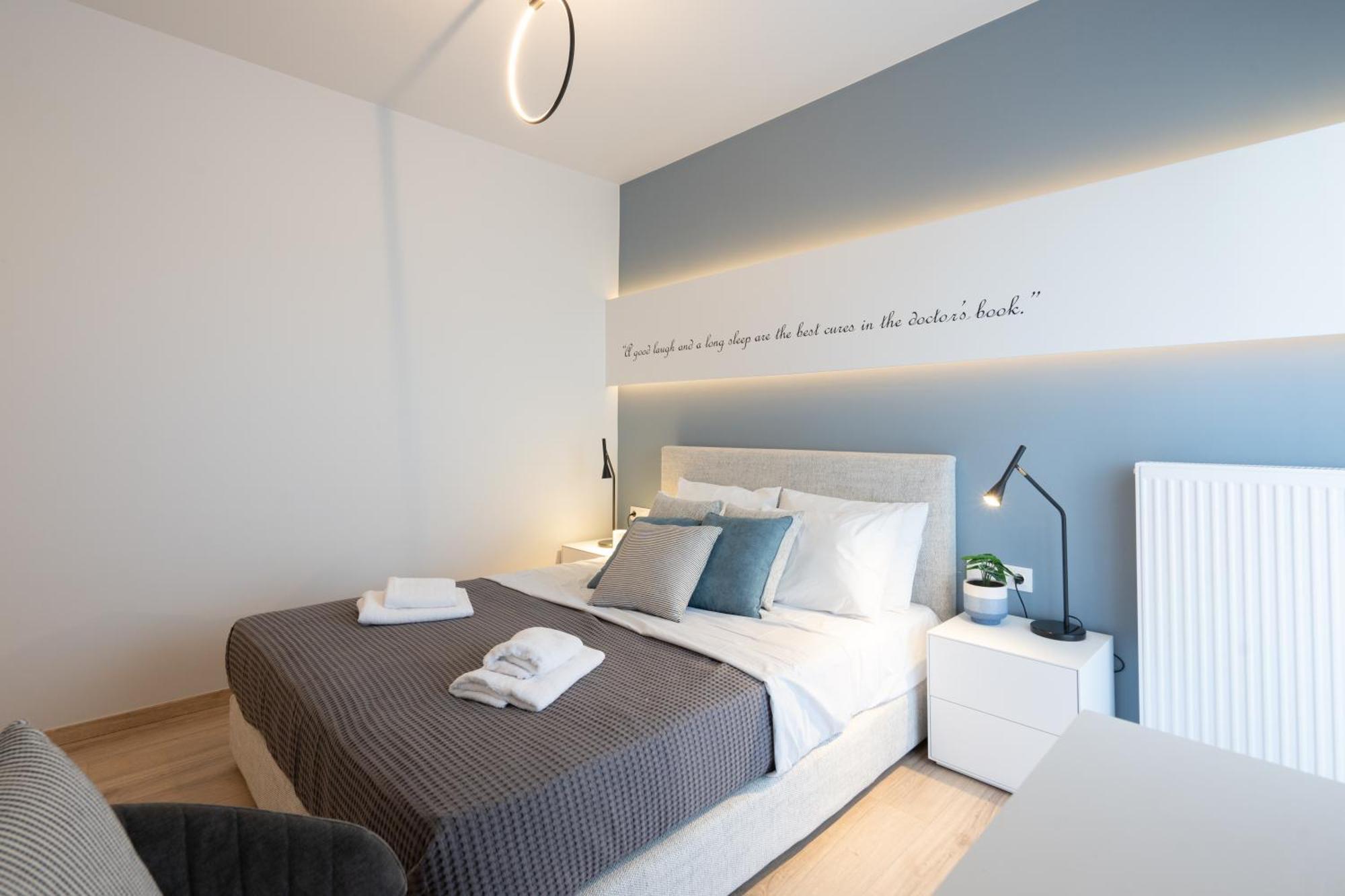 Luxury 4 Bedrooms Apartment Near Flisvos Marina 피레아스 외부 사진