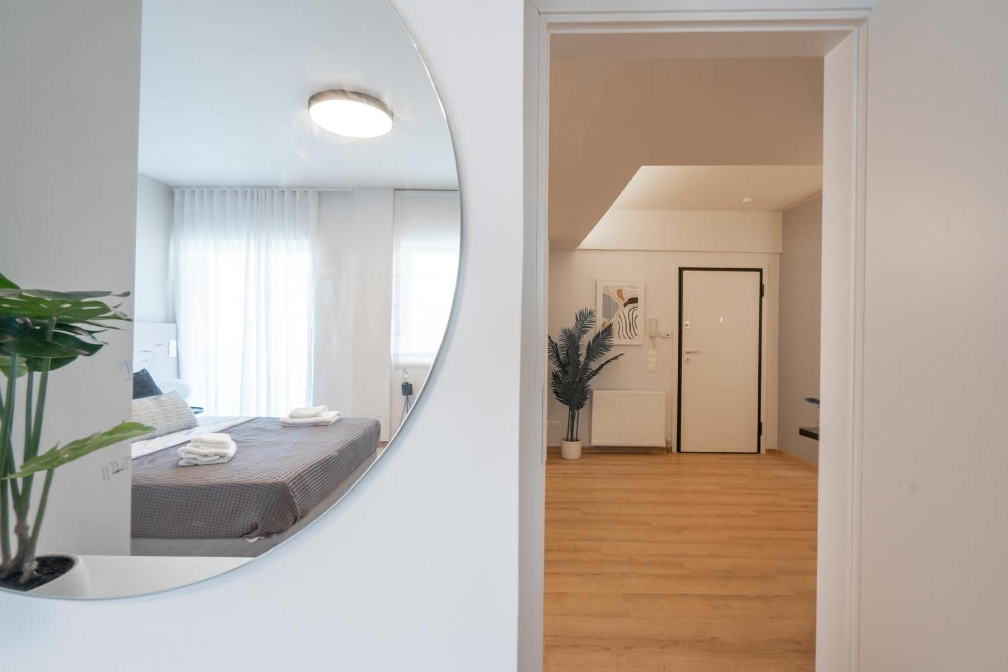 Luxury 4 Bedrooms Apartment Near Flisvos Marina 피레아스 외부 사진